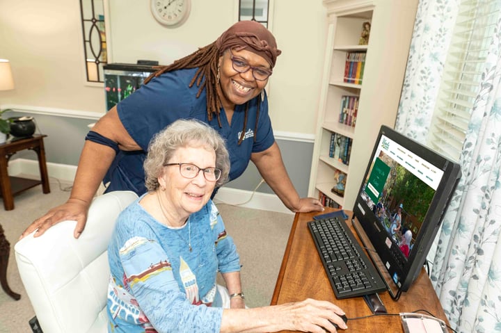 Resident & Staff at Computer_0083