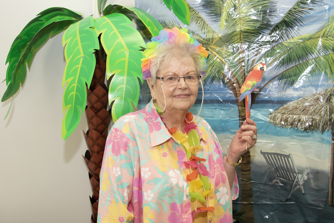 Macon - Hawaiian Luau (1055)