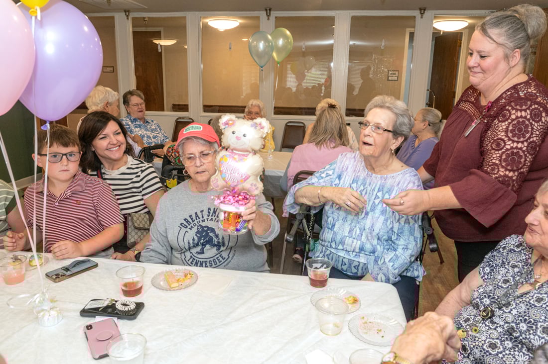 Americus Retirement Center Mothers Day_8536