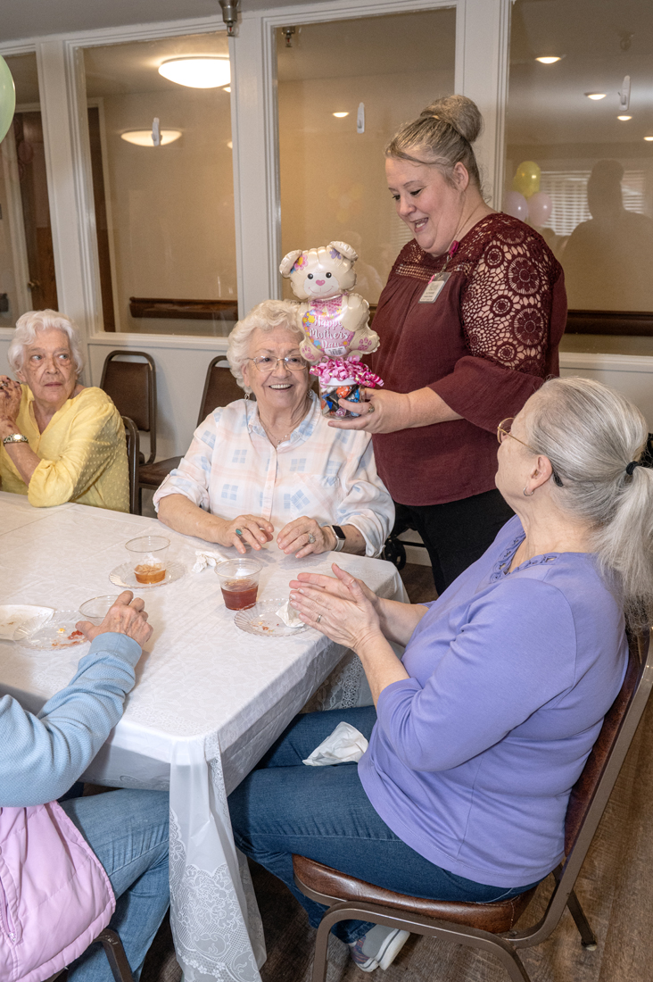 Americus Retirement Center Mothers Day_8537