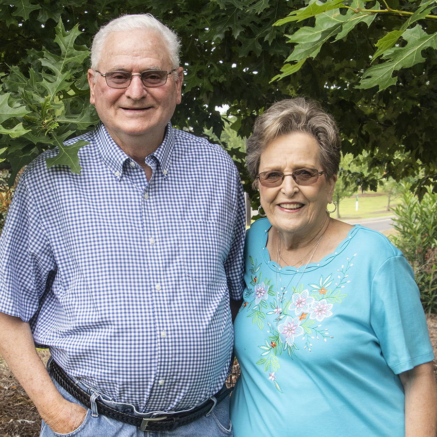 Americus IL Residents - Mack and Linda Martin (1594) 