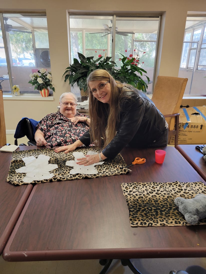 Columbus East - Making Teddy Bears (2256)