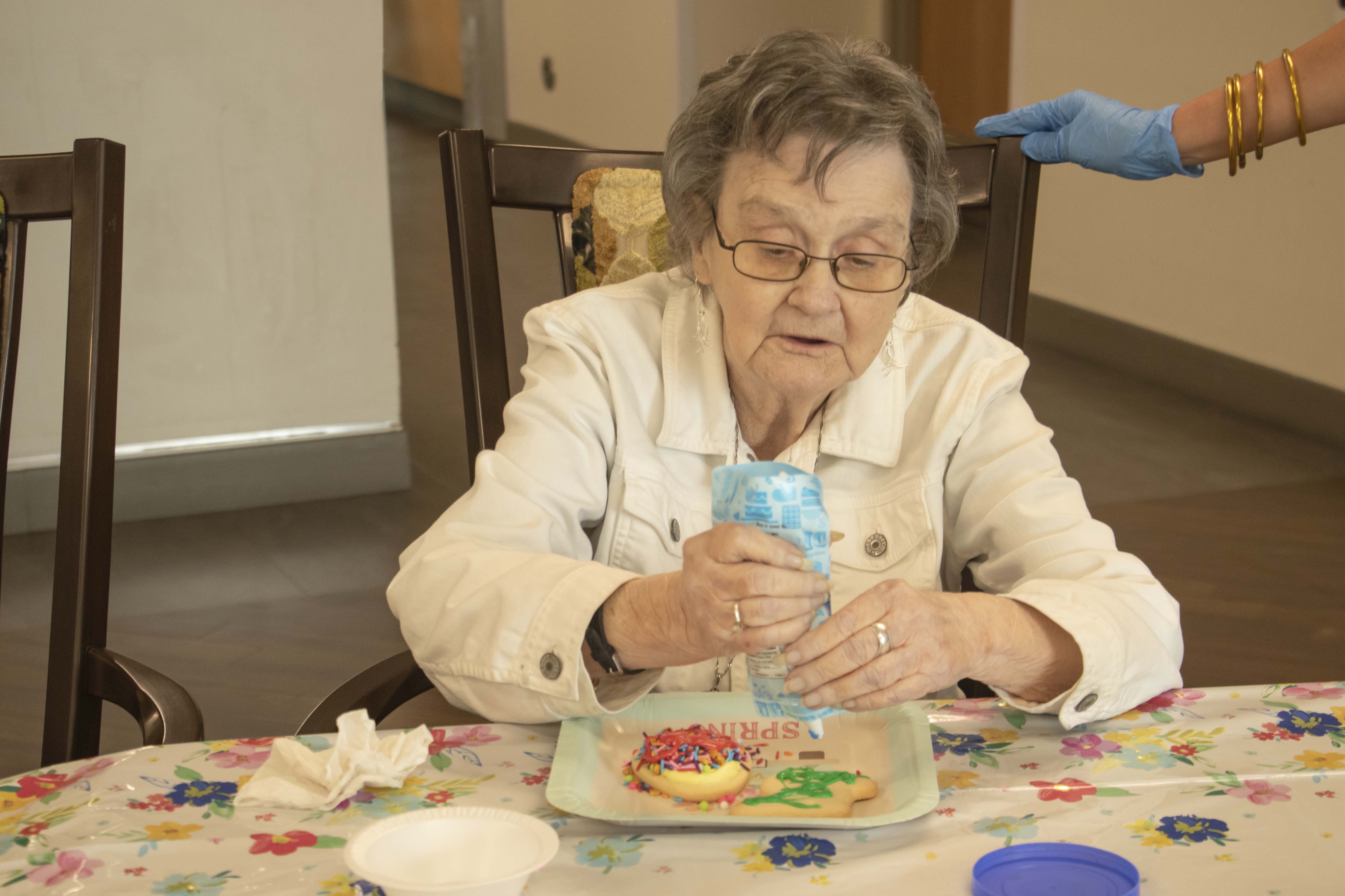 Mattie H. Marshall - Easter Cookie Decorations (9752) (low rez)