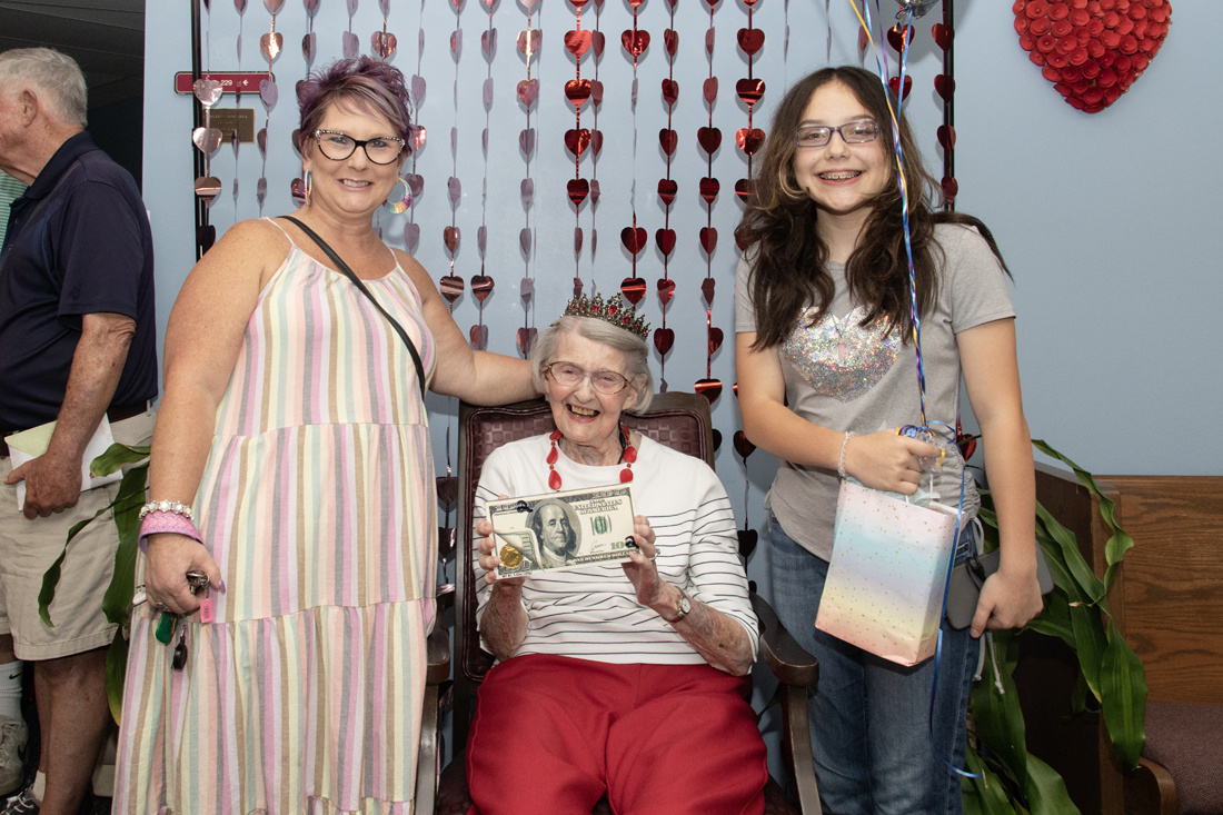 Richmond Hill Resident - Elizabeth Wilbanks 102nd Birthday (2471)