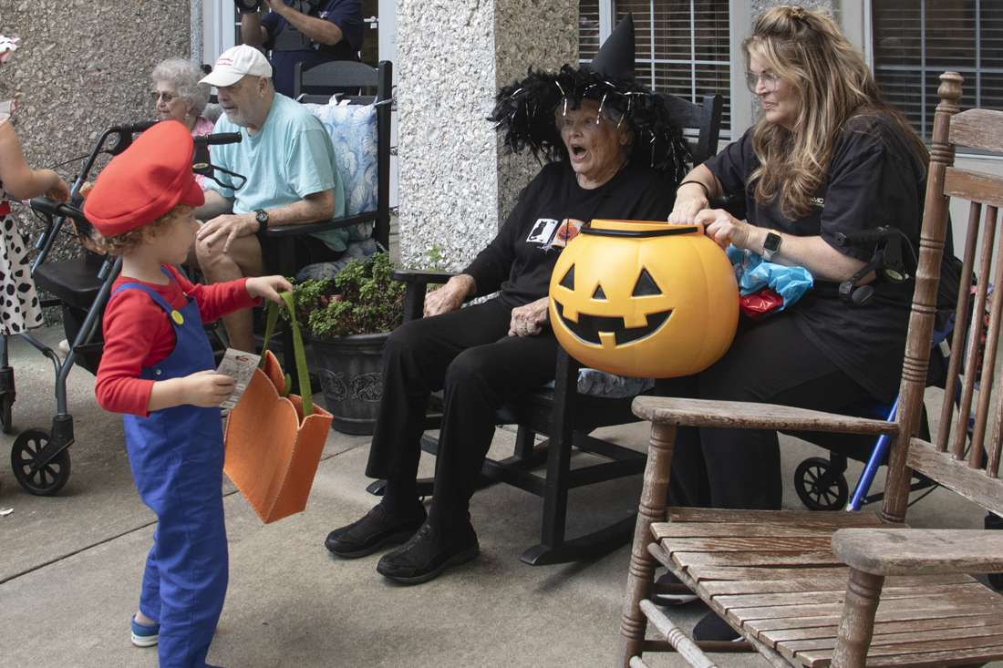 St. Simons Trick or Treating (5044)