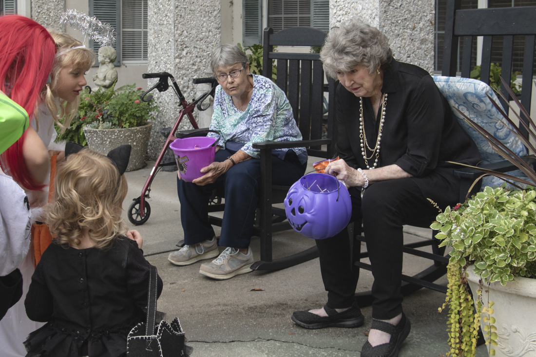 St. Simons Trick or Treating (5158)